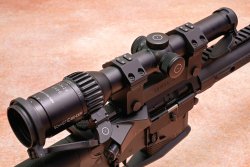 HERA Arms AR-15 C Sport in .223 Remington: the extra-short semi-automatic rifles under test The Schmidt & Bender 1-8x24 Exos TMR scope