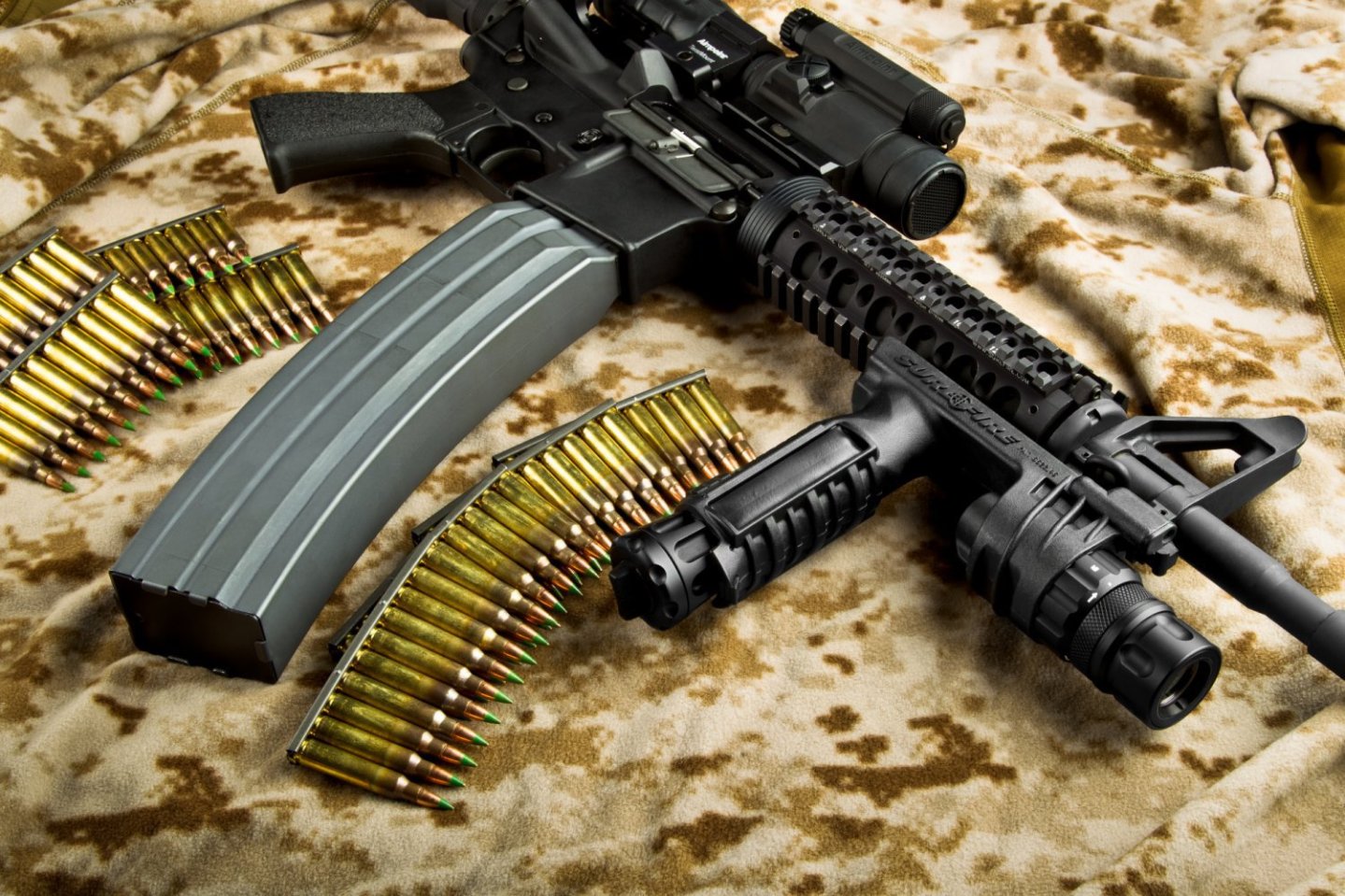 "Feeding the beast": high-capacity magazines for automatic weapons A technical overview on the history and type of high-capacity magazine  feeding systems for select-fire and full-automatic firearms