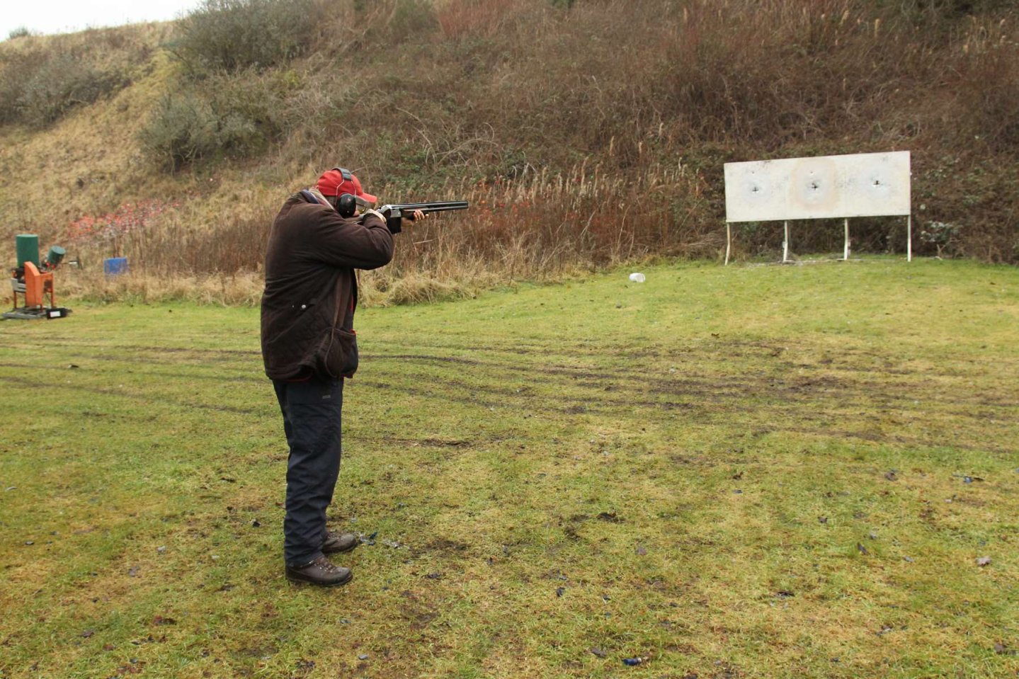 Clay Shooting: with Iain MacGregor and Linda Mellor Shotgun coaching: shooting at pattern plate