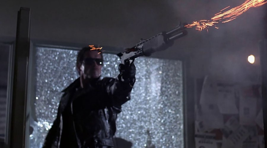 Arnold Schwarzenegger in "The Terminator", with the Franchi SPAS 12