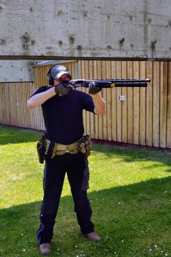 Test+Video: Mossberg 940 JM Pro – First test of the autoloading shotgun bearing Jerry Miculek's name Mossberg 940 JM Pro at the shooting range in Niederweimar
