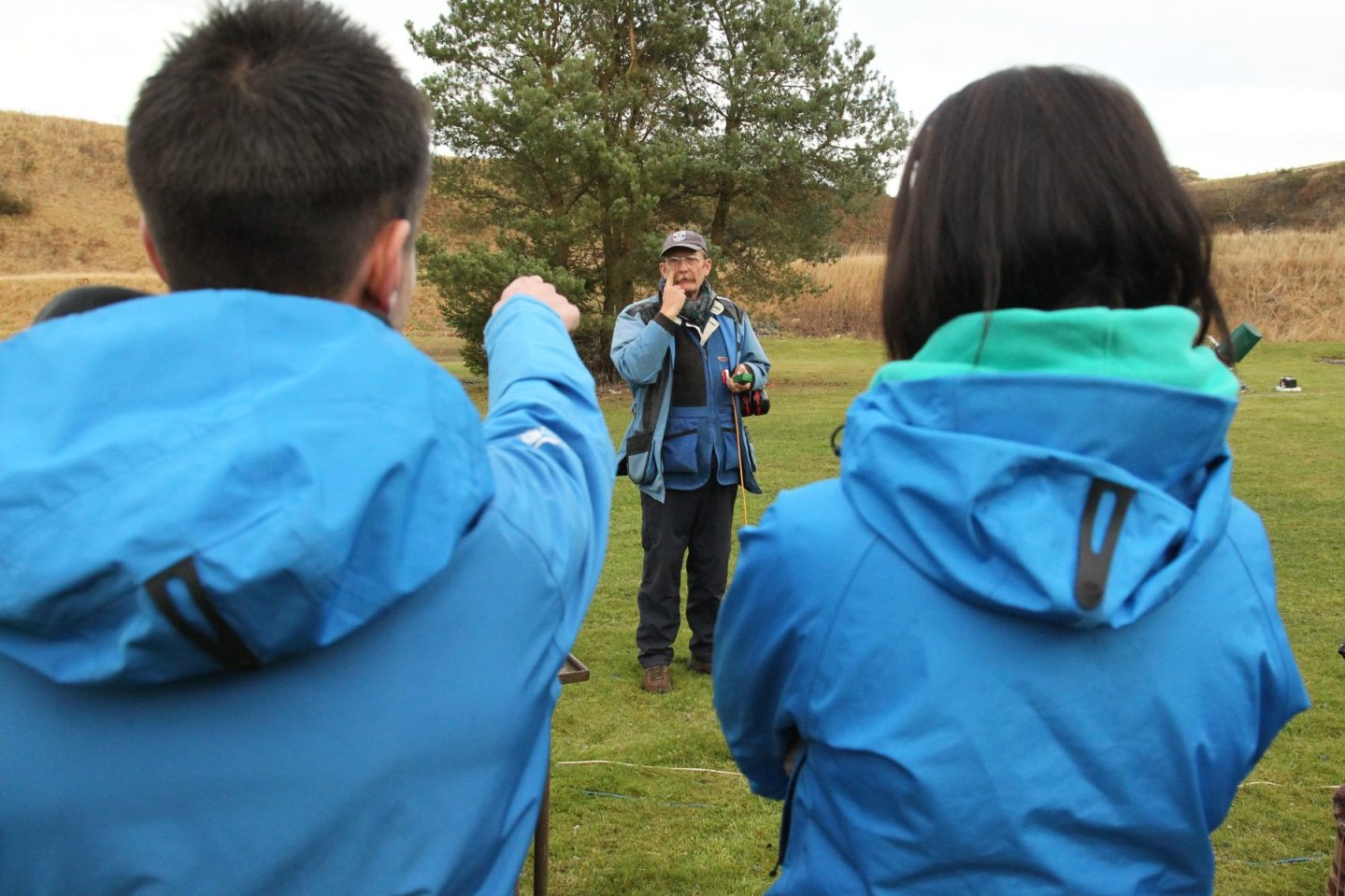 Shooting lesson, checking dominant eye