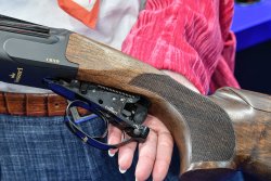 F.A.I.R. Fossari CRX9 Sporting BSR: new over-and-under shotgun The easily removable trigger group of all Fossari series guns