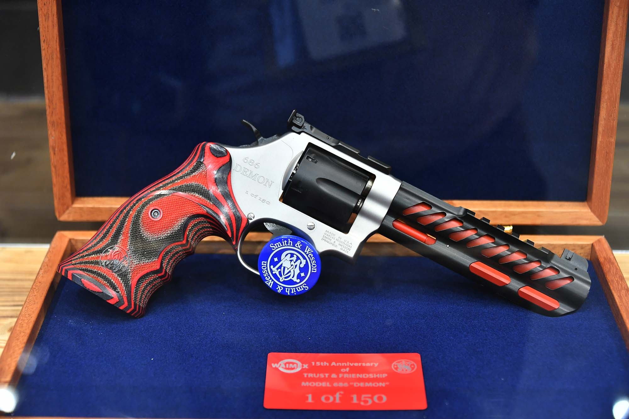 Smith & Wesson 686 Demon Special Edition, une version spéciale limitée à 150 pièces Smith & Wesson 686 Demon Special Edition, une version spéciale limitée à 150 pièces