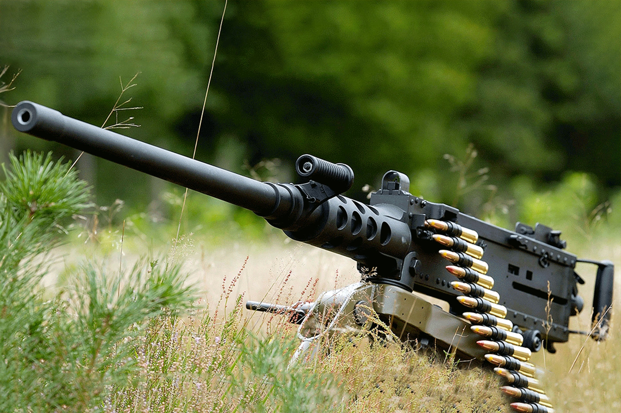 Les mitrailleuses offrent une puissance de feu extrême, mais quel est leur rôle sur un champ de bataille moderne ? Les mitrailleuses offrent une puissance de feu extrême, mais quel est leur rôle sur un champ de bataille moderne ?