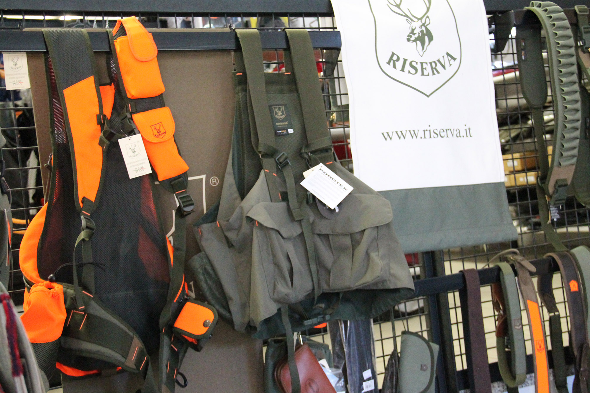 armeria-dionisi: Armeria Dionisi: promozione natalizia su abbigliamento e accessori