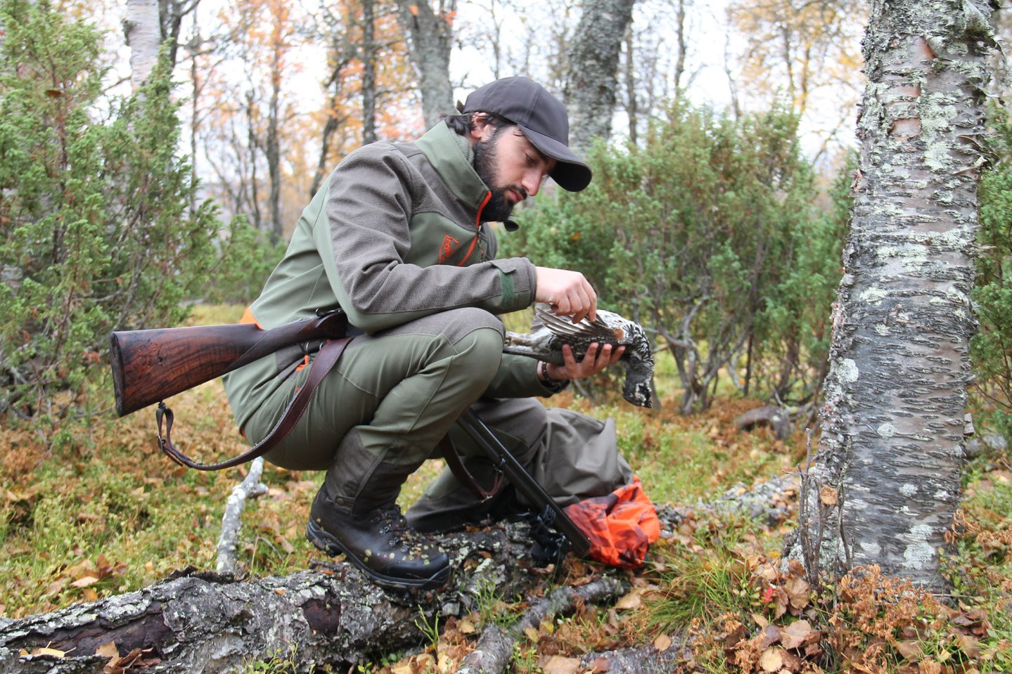 Scarponi da caccia Zamberlan Hunter Pro Cacciatore con preda e fucile