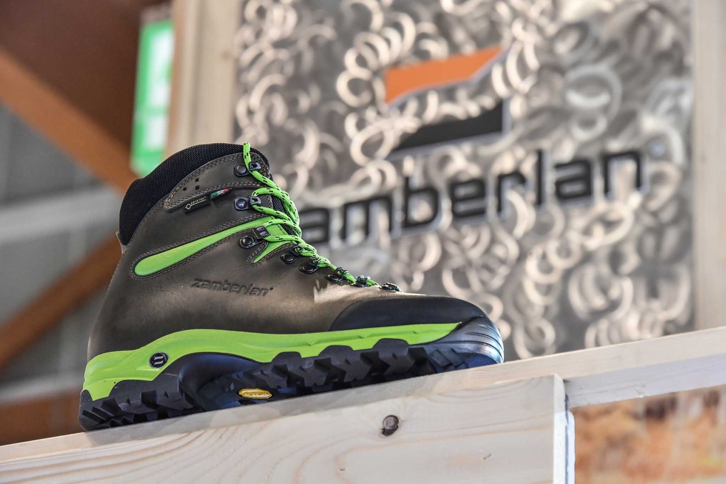 Zamberlan alta visibilità JackRabbit Neon GTX Zamberlan JackRabbit Neon GTX alla fiera di Vicenza HIT 2018