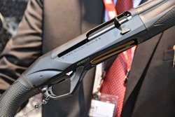 Benelli Super Black Eagle 3: fucile in versione Camo e Black Benelli Super Black Eagle 3 versione Black