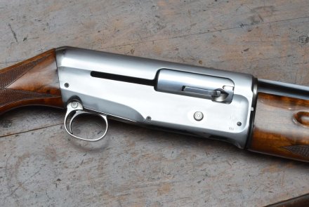 Il semiautomatico Belladonna Dettaglio del fucile semiautomatico Belladonna