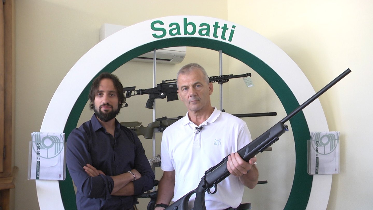 Carabina bolt action Sabatti SAPHIRE ER (Extended Range) in calibro 308 Fabio Antolini e Emanuele Sabatti con la carabina SAPHIRE E.R.
