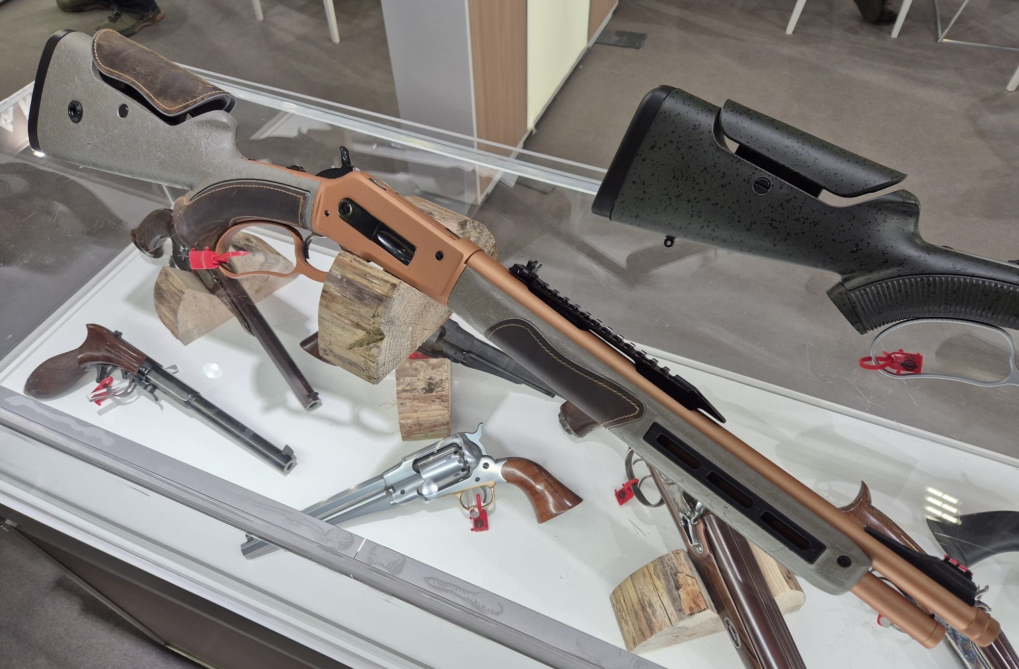 pedersoli-davide: Le novità Pedersoli: Boarbuster Apocalypse in .45/70, Jackal in .44 Magnum e Silver Spur in .45 Long Colt pedersoli-davide: Le novità Pedersoli: Boarbuster Apocalypse in .45/70, Jackal in .44 Magnum e Silver Spur in .45 Long Colt