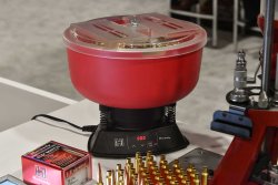 Hornady Magnum Digital Vibratory
Tumbler Hornady-Neuheiten-2019-Magnum-Digital-Vibratory-Tumbler.jpg