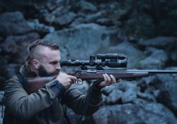 Nuovi cannocchiali digitali Pulsar Digex N450 e N455 Cacciatore con ottica Pulsar Digex