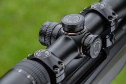 GECO Gold 2,5-15x56i: il cannocchiale da caccia universale nel nostro video test GECO Gold 2,5-15x56i dettaglio torretta