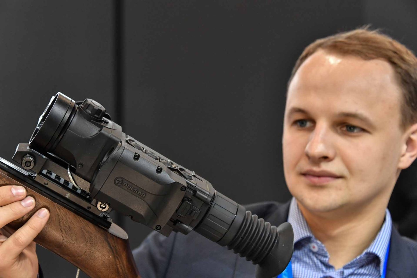 Pulsar Trail LRF con telemetro laser incorporato.