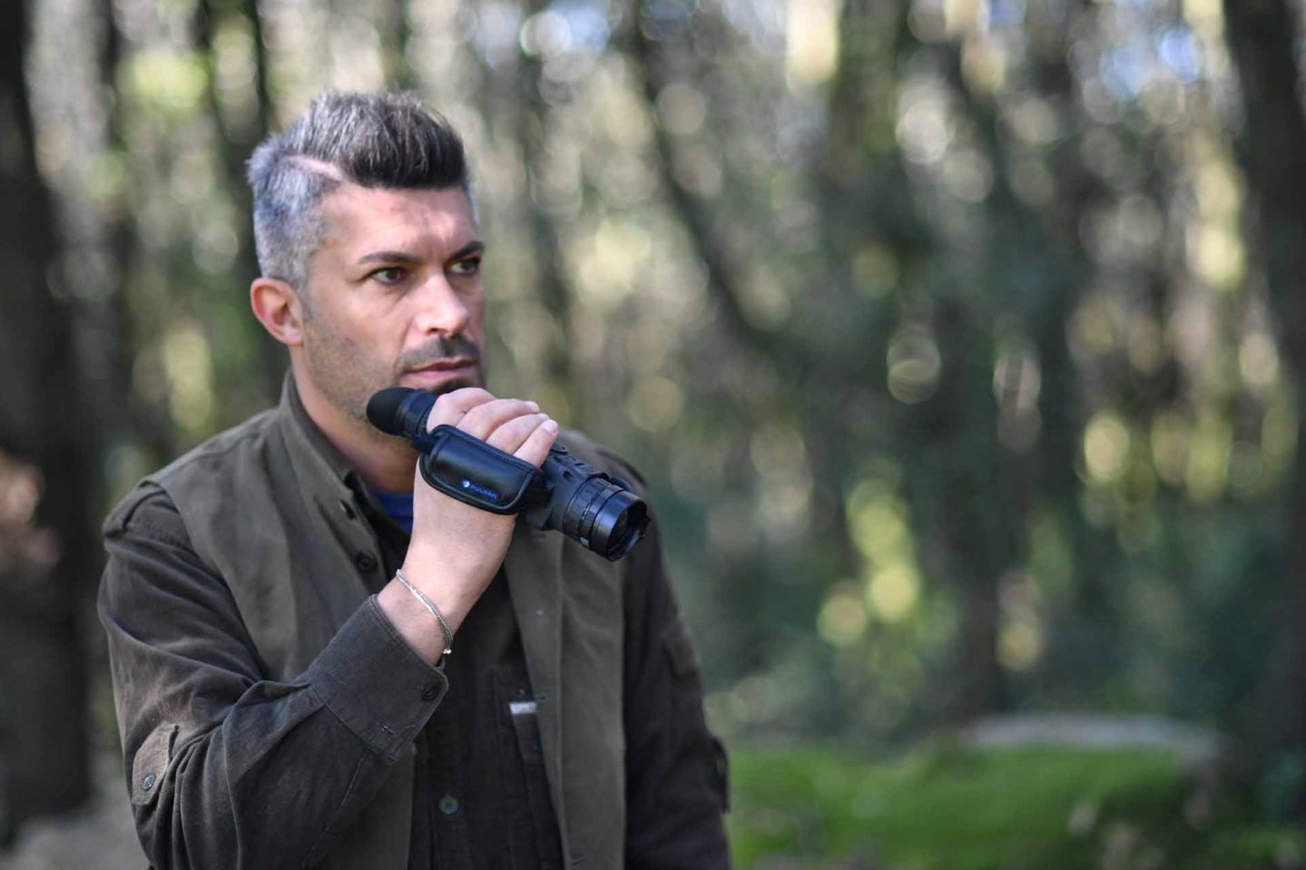 Visori termici Pulsar Helion XQF Cacciatore con il visore termico Pulsar Helion XQF