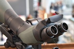 Telescopio Swarovski BTX con due oculari Il telescopio binoculare BTX di Swarovski Optik