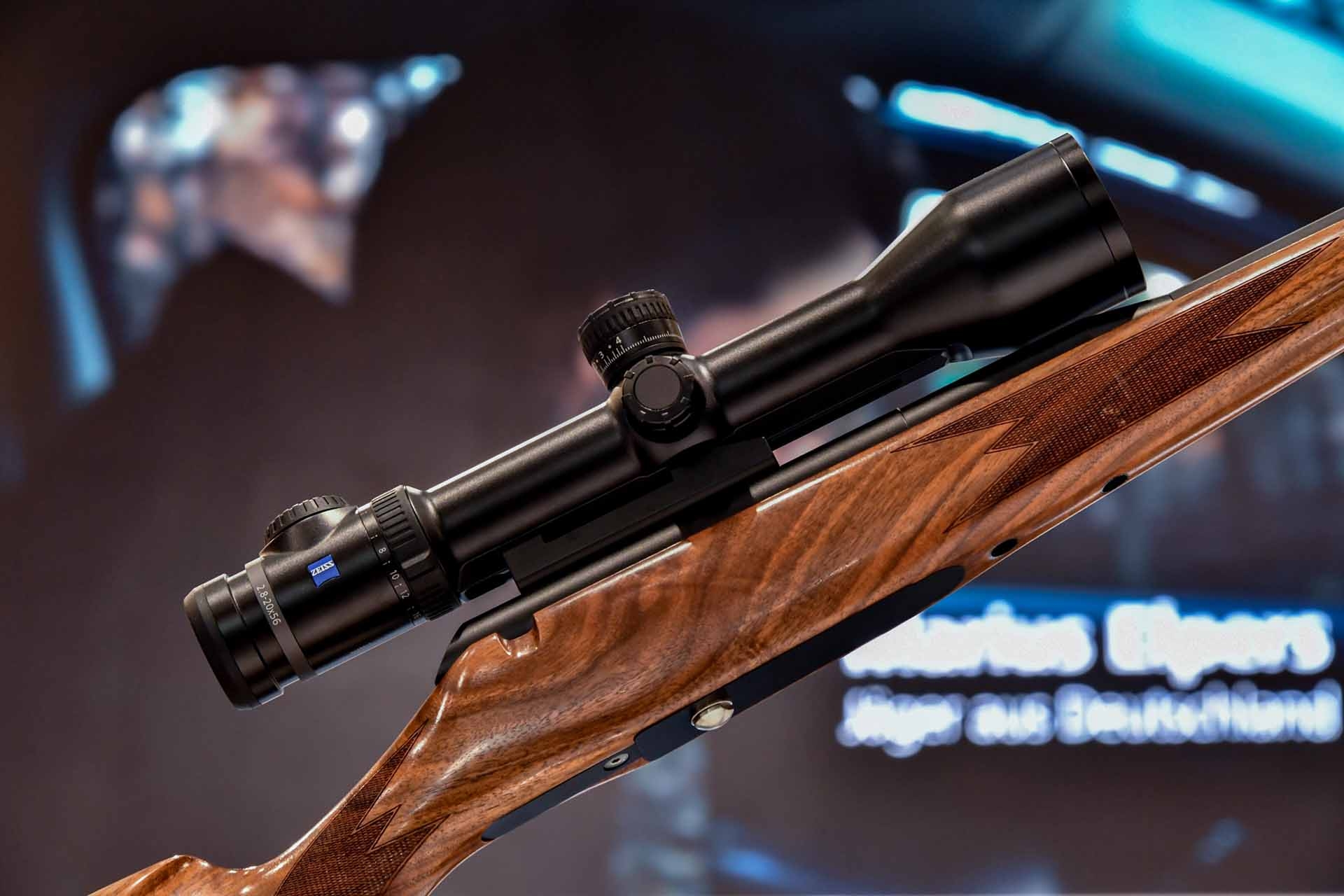 carl-zeiss-sports-optics: ZEISS a IWA 2019: la nuova Hunting App gratuita e il nuovo stile della comunicazione carl-zeiss-sports-optics: ZEISS a IWA 2019: la nuova Hunting App gratuita e il nuovo stile della comunicazione