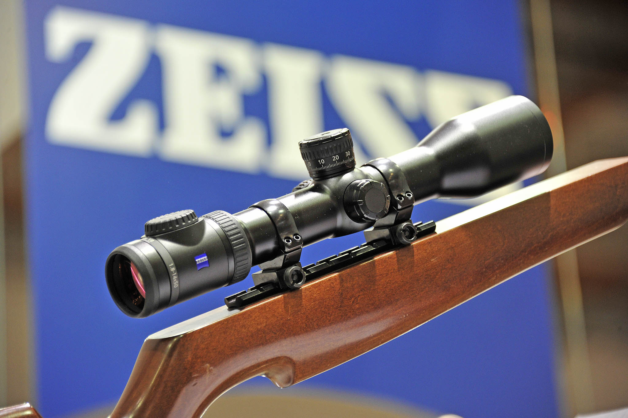 carl-zeiss-sports-optics: Zeiss Victory V8 4.8-35x60mm, nuovo cannocchiale di puntamento