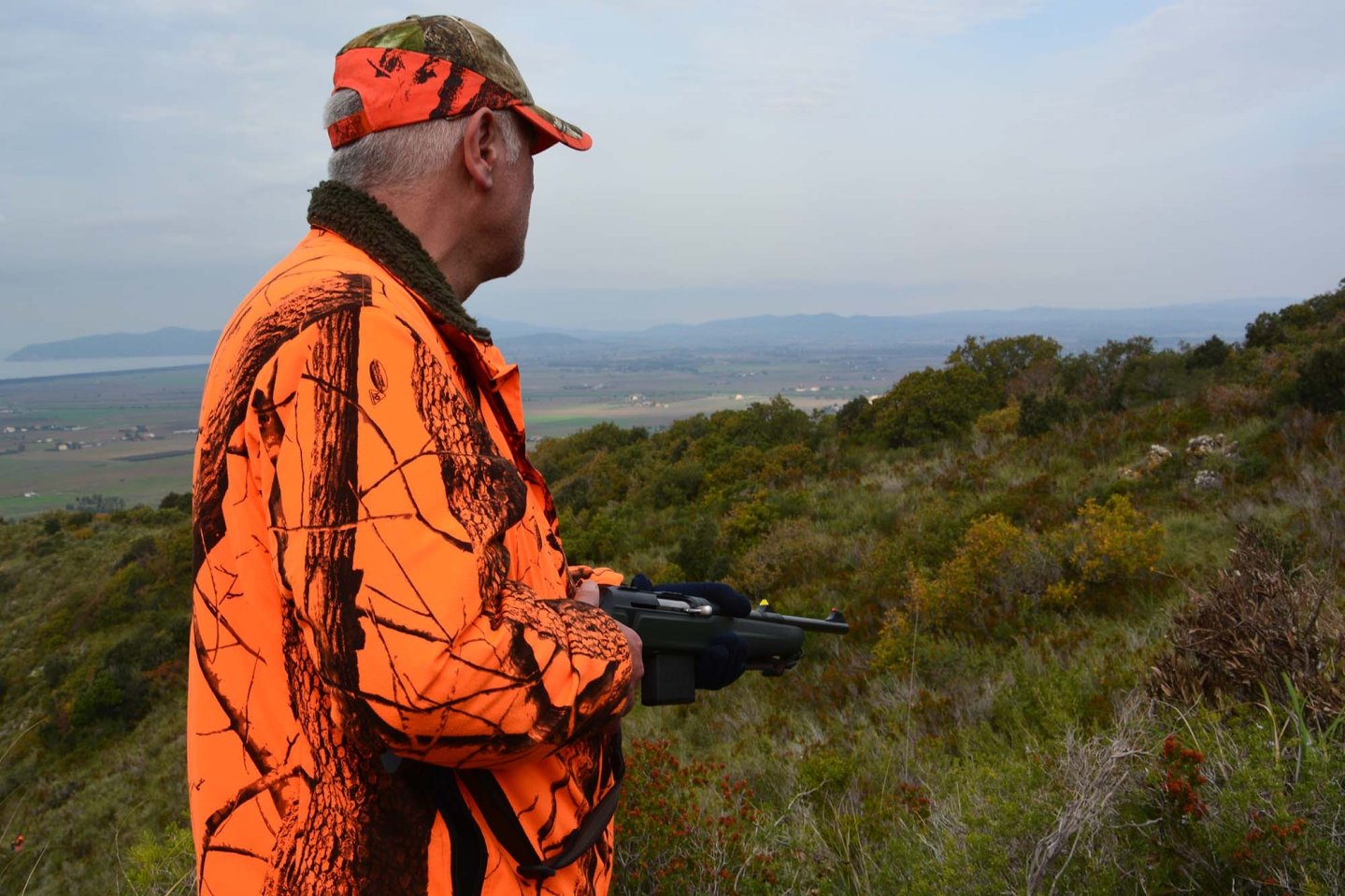 A caccia di cinghiali. Il tiro in battuta: controllo e precisione Cacciatore di cinghiali