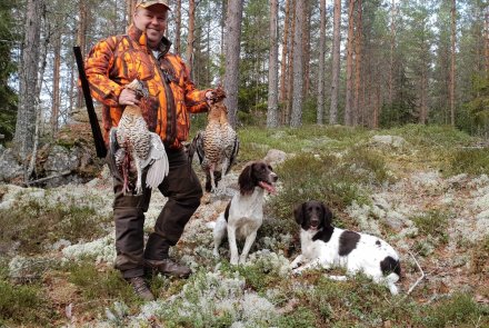 Caccia da sogno: caccia all’alce in Svezia Cliente tedesco con galli cedroni