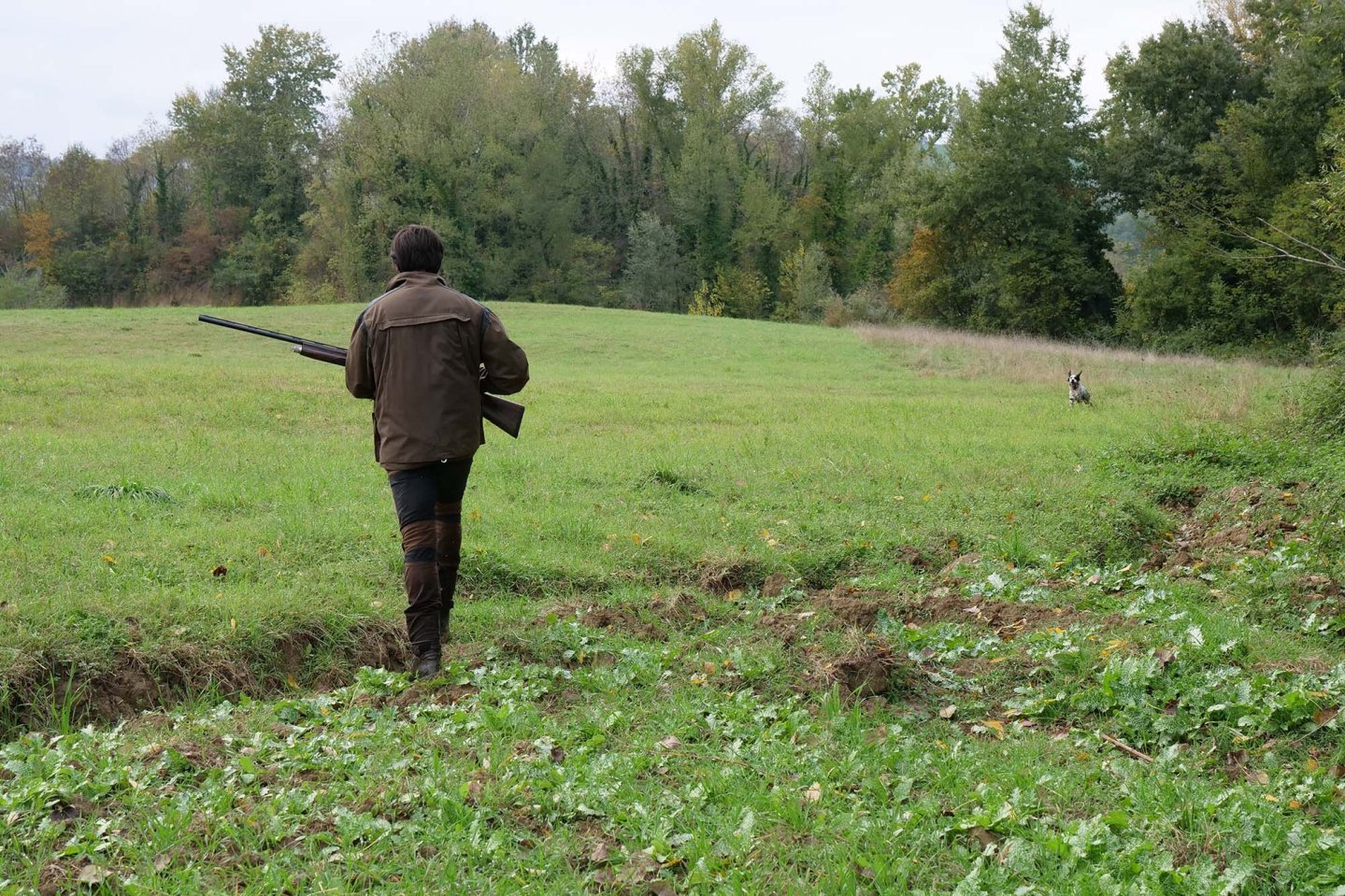 Cacciatore nel bosco