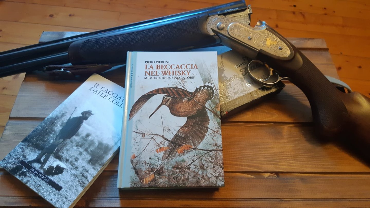 Libri Piero Pieroni con fucile
