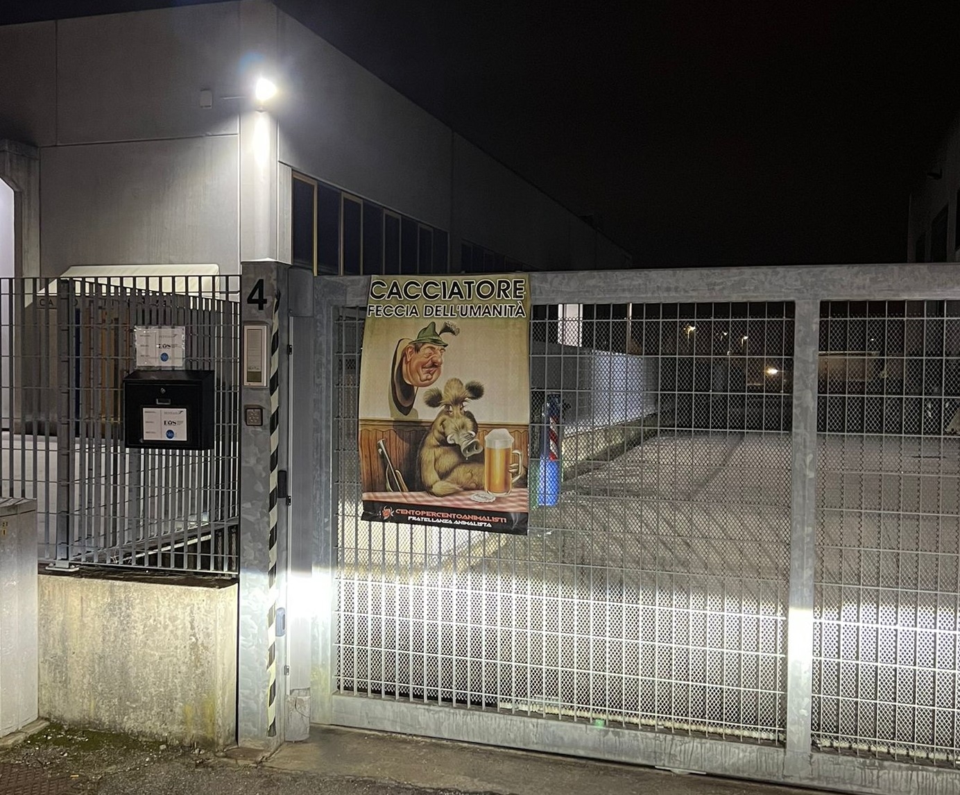 caccia: Violenza animalista; il movimento Centopercentoanimalisti minaccia EOS e la sua sede