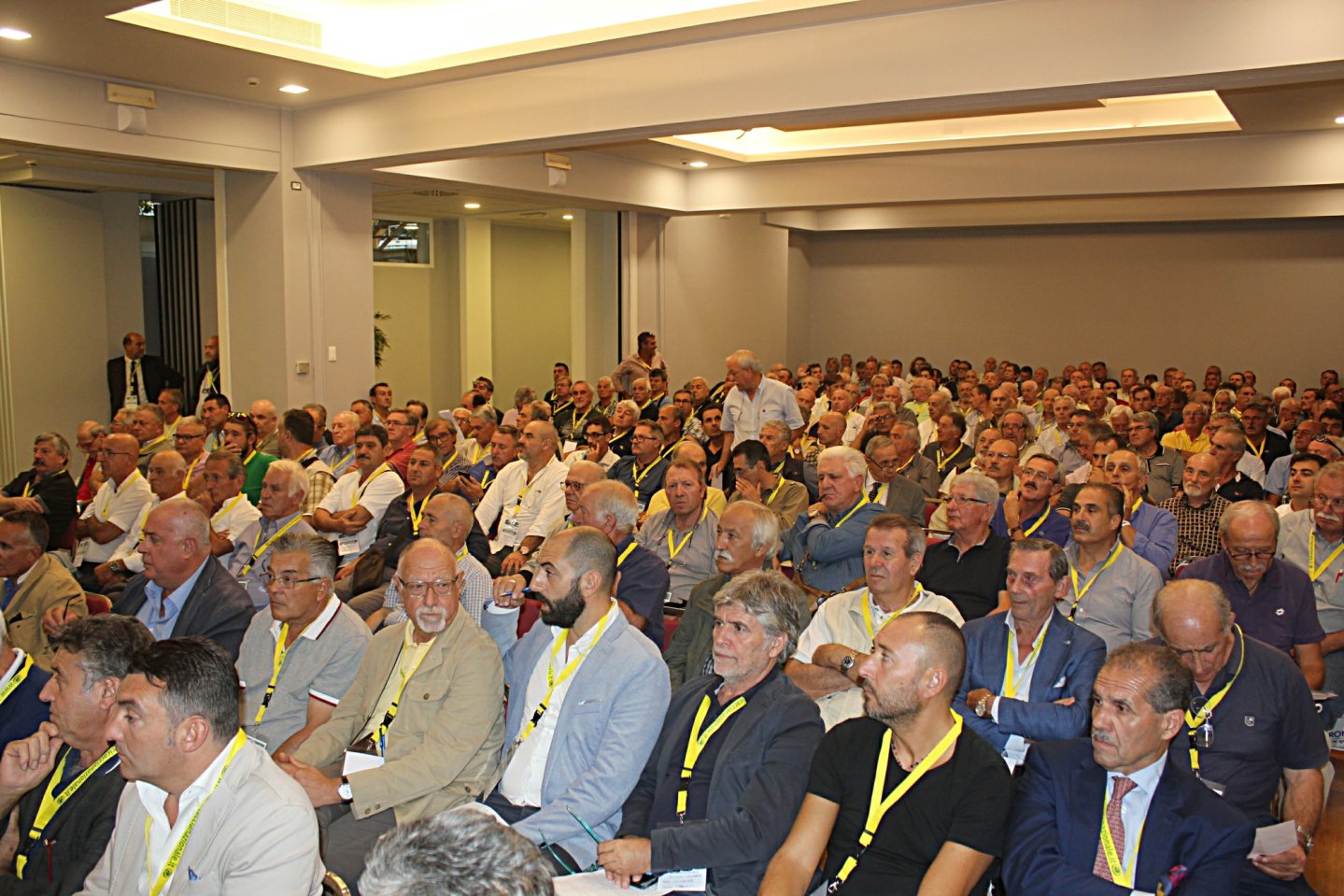 Sorrentino nuovo presidente Arcicaccia delegati Arcicaccia al Congresso di Fiuggi