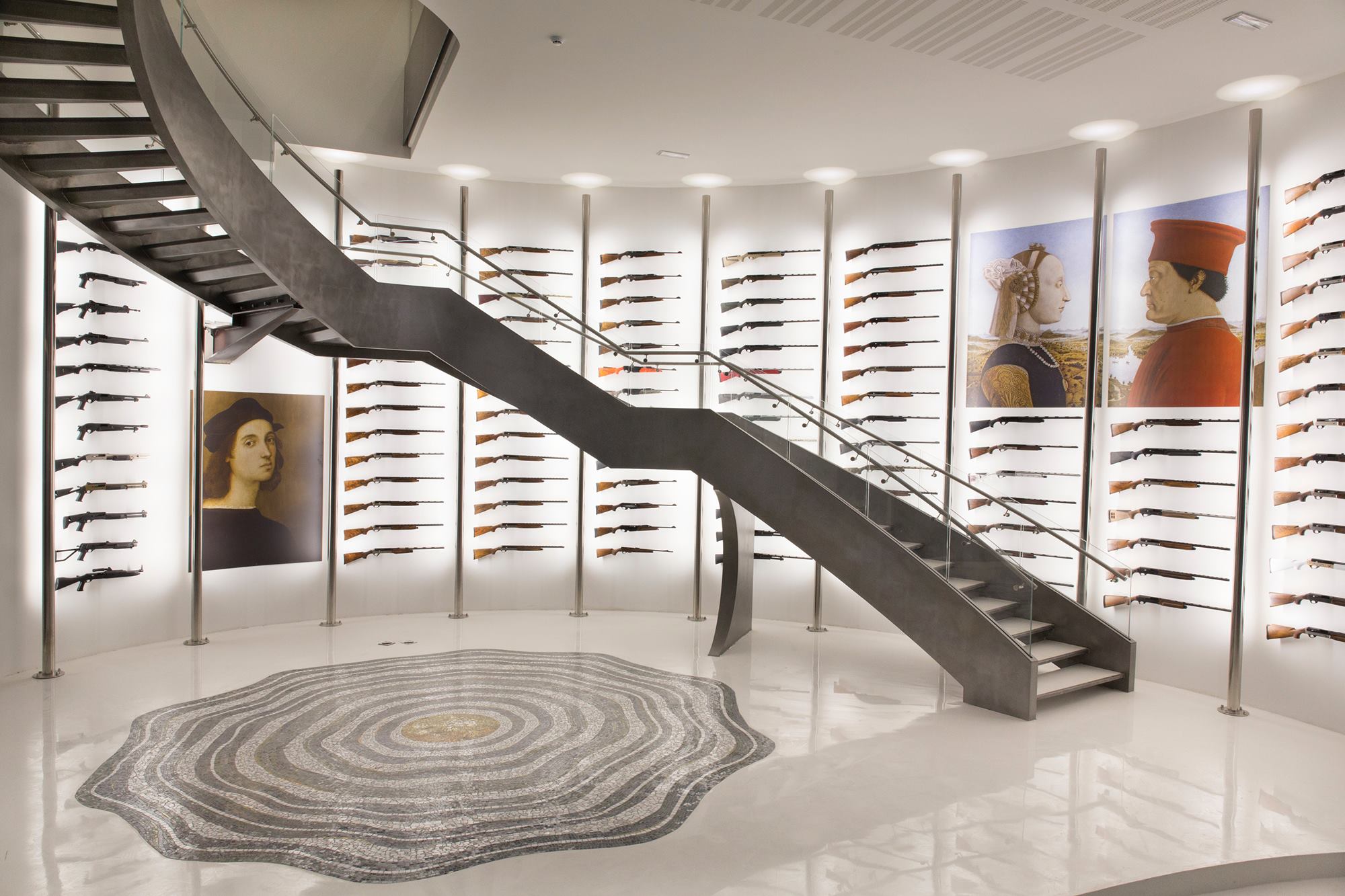 benelli: Benelli: festeggiati 50 anni di storia tra lavoro, arte e bellezza