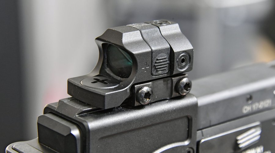 B&T Universal Service Weapon USW-A1 da Bignami Mirino a punto rosso Aimpoint NANO su B&T USW