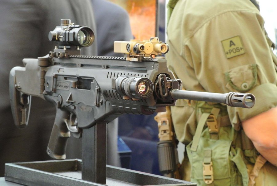 Beretta ARX-160 A3 con Intelligent Rail System Beretta ARX-160 A3 con Intelligent Rail System