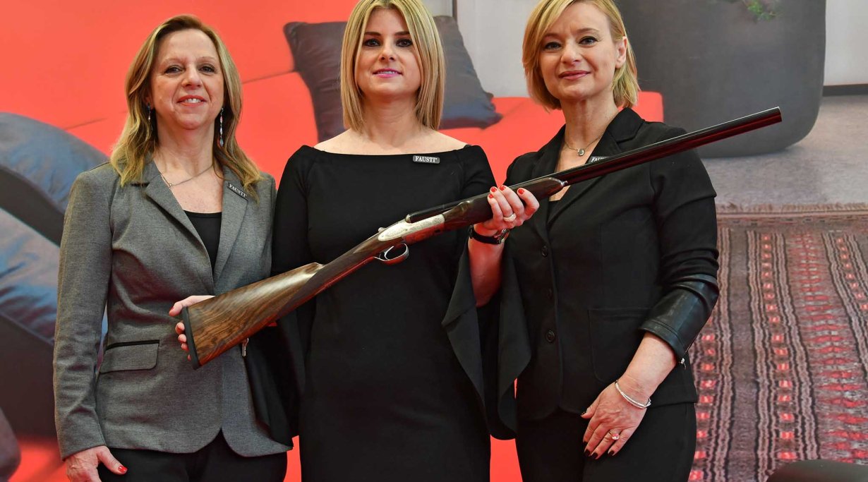 Doppietta DEA LUXURY presentato dalle sorelle Fausti.