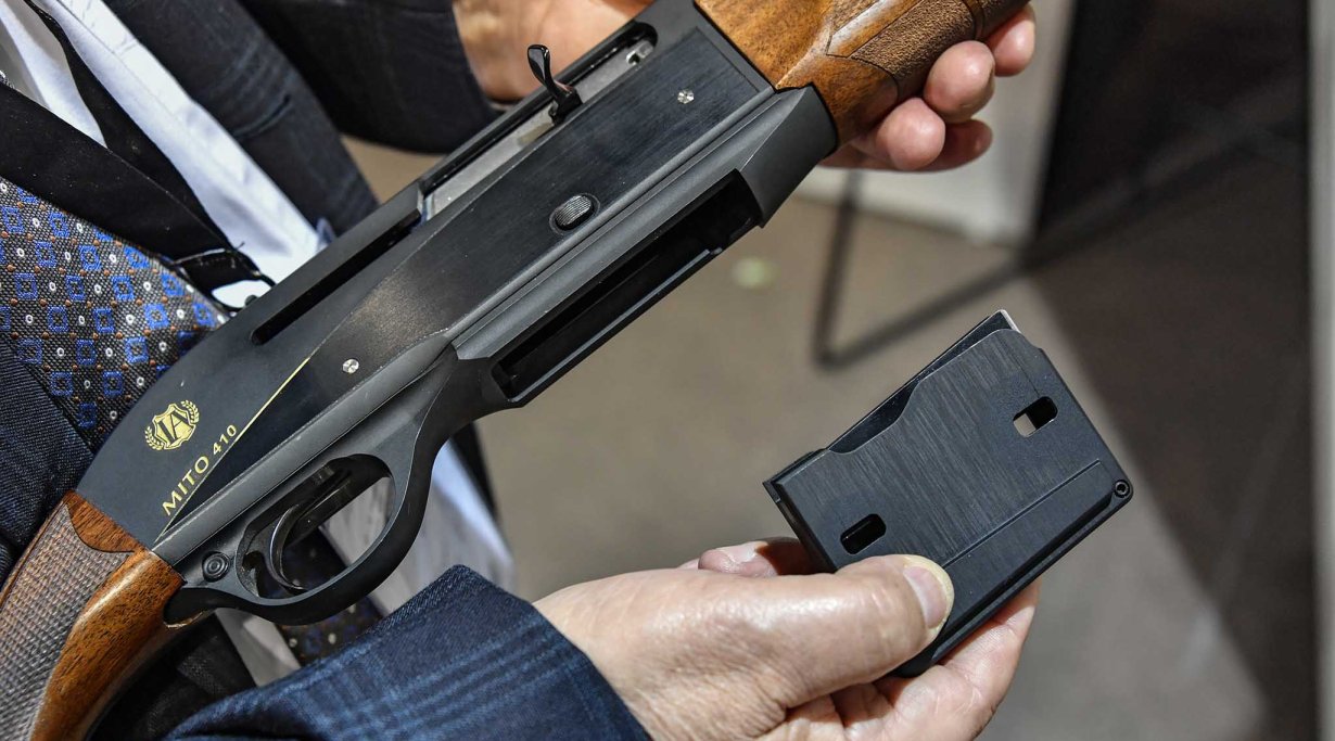 Fucile semiautomatico Ares Mito .410 di Iron Armi con caricatore