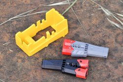 Taser 7, l’evoluzione della difesa non letale per i professionisti della sicurezza Axon Taser 7 cartucce estratte dalla clip