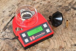 Bilancia per ricarica Hornady Lock-N-Load Bench Scale Bilancia per ricarica Hornady Lock-N-Load Bench Scale con palla in calibro .308 Winchester