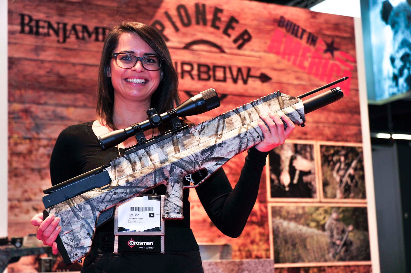 Balestra ad aria compressa Crosman Benjamin Airbow  Crosman Corporation espone la balestra Benjamin Airbow ad aria compressa ad IWA OutdoorClassics 2016