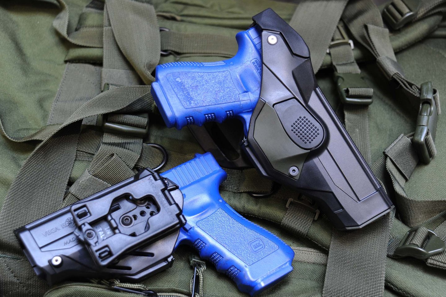 Fondine Vega Holster: i diversi sistemi di ritenzione per porto a vista Fondine Vega Holster