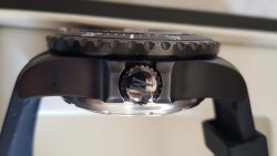 Recensione Militum Sub Jolly Roger, tattico Made in Italy Corona dell'orologio Militum Sub Jolly Roger