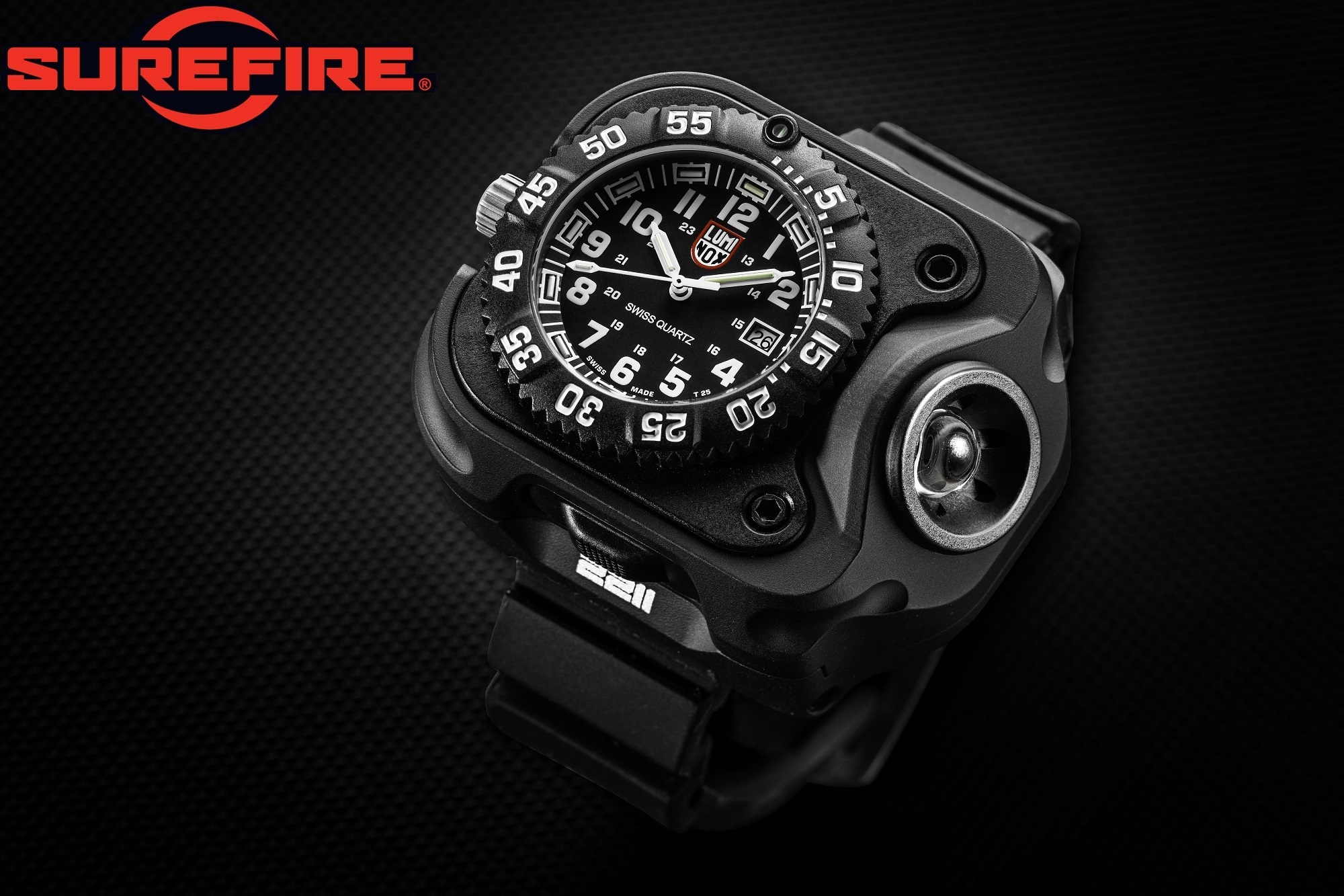 sure-fire: SureFire 2211 Luminox Wristlight: la torcia tattica da polso con orologio incorporato! sure-fire: SureFire 2211 Luminox Wristlight: la torcia tattica da polso con orologio incorporato!