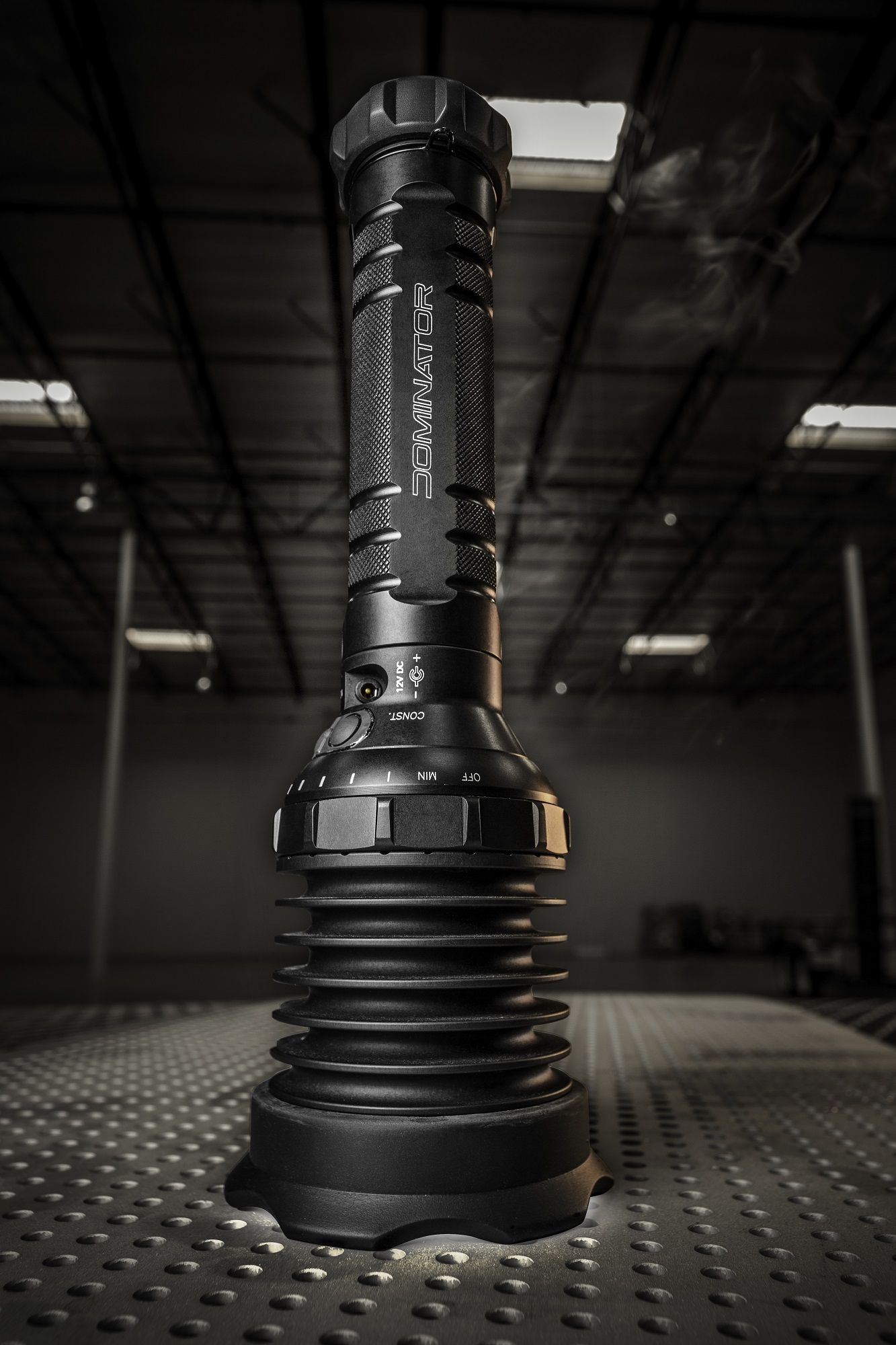 SureFire UDR Dominator una nuova torcia professionale da 2400 lumen