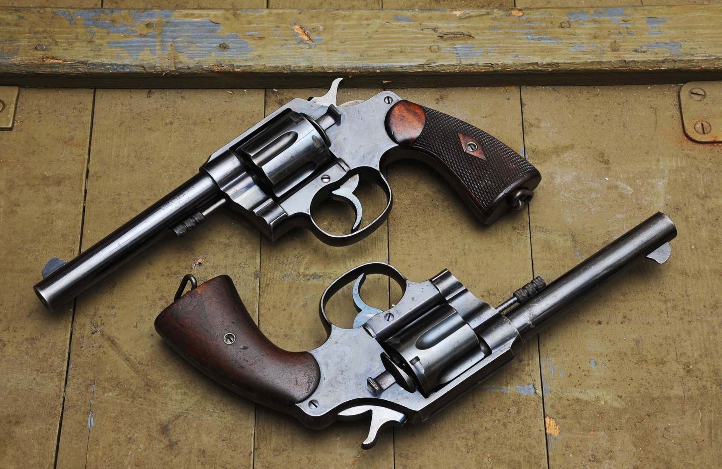 Colt New Service 1909, l’ultimo dei grandi revolver Coppia di revolver Colt New Service “1909”