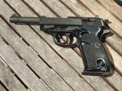 Una carriera post bellica: la pistola P1 della Bundeswehr paragonata alla P.38 della Wehrmacht P 1 lato sinistro