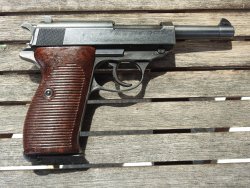 Una carriera post bellica: la pistola P1 della Bundeswehr paragonata alla P.38 della Wehrmacht Pistola P38 in 9 mm lato destro