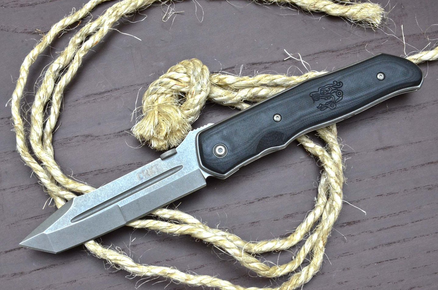 CRKT BT-70, il chiudibile tattico disegnato da Bob Terzuola coltello CRKT