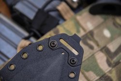Extrema Ratio S.E.R.E 2 GOI, coltello a lama fissa con configurazione “push dagger” Dettaglio del fodero del coltello Extrema Ratio S.E.R.E 2 GOI