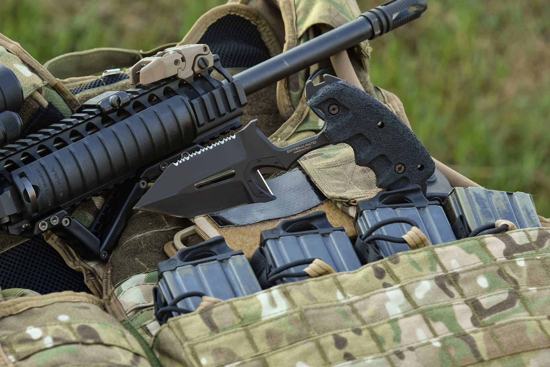 extrema-ratio: Coltello Extrema Ratio S.E.R.E 2 GOI, coltello a lama fissa con configurazione “push dagger” extrema-ratio: Coltello Extrema Ratio S.E.R.E 2 GOI, coltello a lama fissa con configurazione “push dagger”