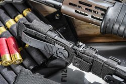 Dettaglio webbing del fodero del coltello Extrema Ratio Silente