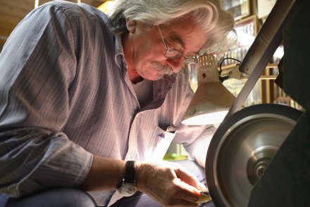 Gianluigi Simonella, in arte Wilson Gianluigi Simonella con i suoi attrezzi da lavoro
